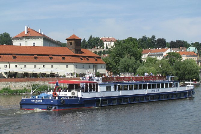 1 hour Prague Panoramic Vltava River sightseeing Cruise - How the English commentary works