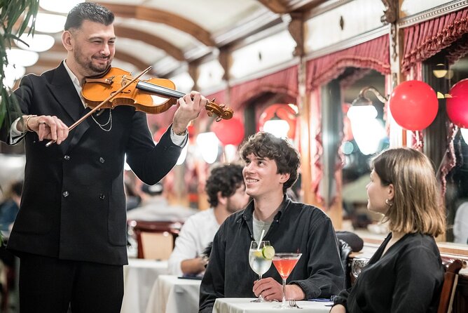 10PM Budapest Danube Cruise with Live Music & Food or Drinks - What you see during the 90-minute route