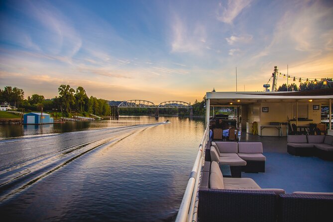 2.5-hour Dinner Cruise on Willamette River - Elk Rock Island and the turn south