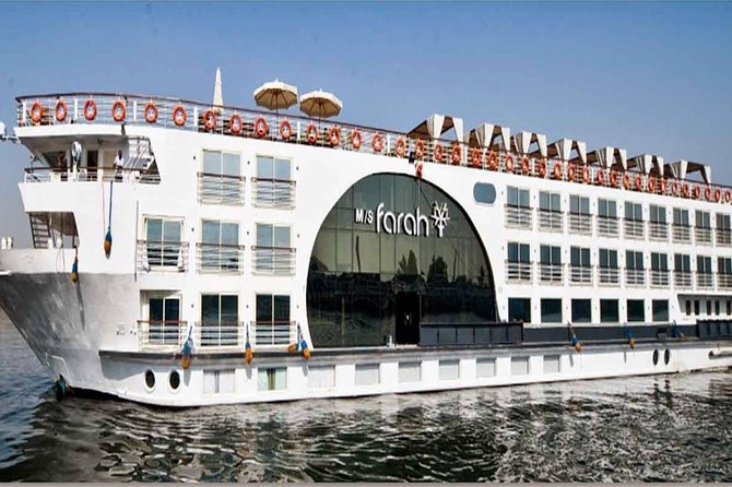 2-Hour Nile River Dinner Cruise From Cairo - Reaching the Nile boat for dinner