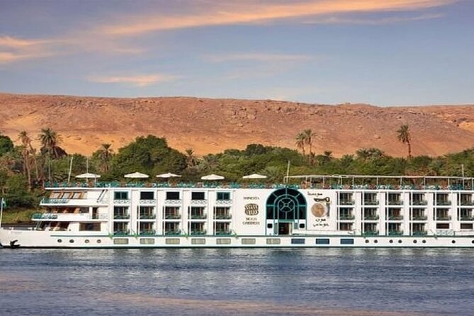 3 Days 2 Nights Nile Cruise from Aswan to Luxor - Day 2: Edfu and a slower stretch of river