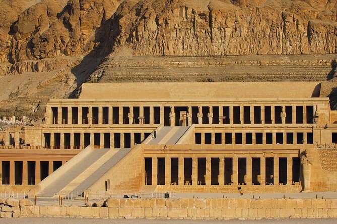 3 Nights Nile Cruise include hotair ballon, sound&light AbuSimbel - Day 4: A hot-air balloon over Luxor