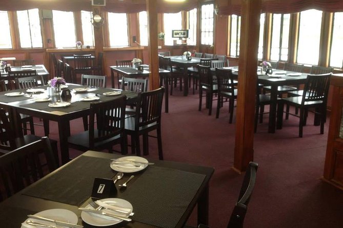 Adelaide Hills Tour with River Murray Lunch Cruise - Three hours aboard Captain Proud