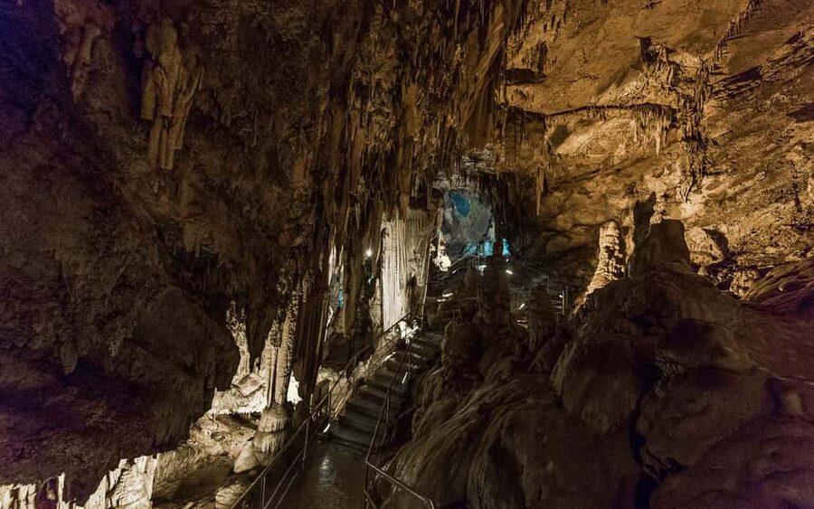 Alanya:4x4 Jeep Safari and Cave Tour With Lunch At Dim River - A short look at village life and gözleme