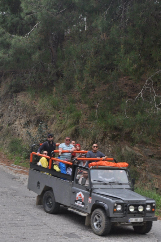 Alanya: Dim River, Dim Cave, and Kestel Jeep Tour with Lunch - Cooling off beside the Dim River