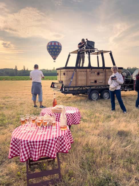 Amboise Hot-Air Balloon Sunset Ride over the Loire Valley - Starting at l’Ile d’Or and riding out to the launch site