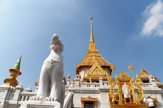 Ancient City & Temples of Ayutthaya ( UNESCO ) by River Cruise with Buffet Lunch - Buffet lunch on the Chao Phraya River