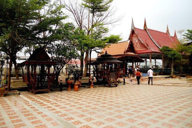 Ancient Wonders of Ayutthaya with Return Scenic River Cruise - Vihara Phra Mongkhon Bophit adds a living religious setting