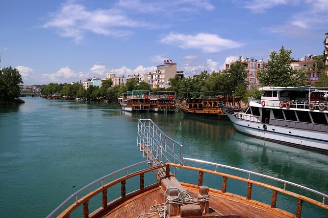 Antalya: Manavgat River Cruise, Waterfalls and Market Tour - The fixed-price shop and the real Manavgat Bazaar