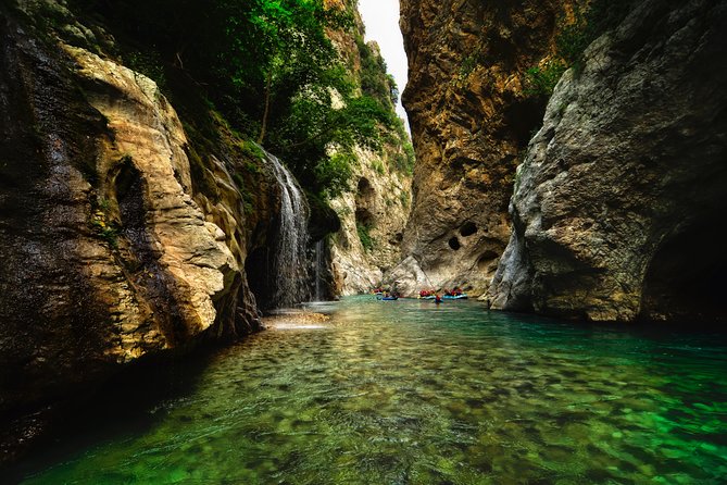 Arachthos white water river Rafting: Plaka's Bridge- Tzari - Training first, then Class II and III rapids