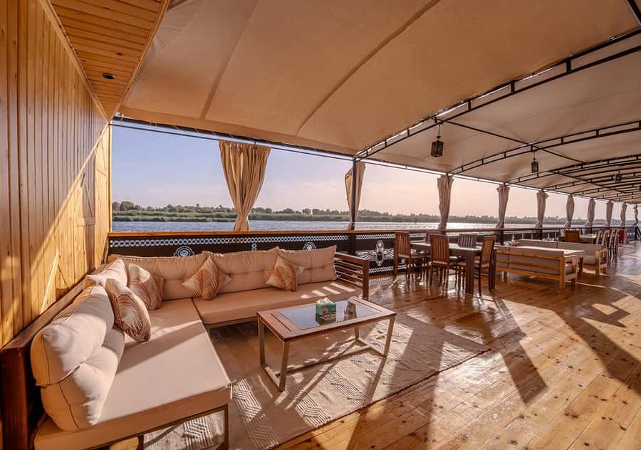 Aswan to Luxor: 4-Day Luxury Dahabiya Nile Cruise Adventure - Day 1: Philae Temple and your first Nile sunset