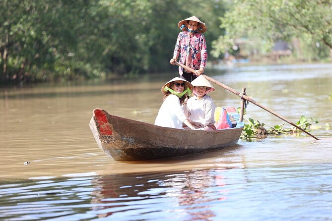 Authentic Mekong Delta Tour With Local Experts By SpeedBoat - Can Giuoc Market and a look at daily life