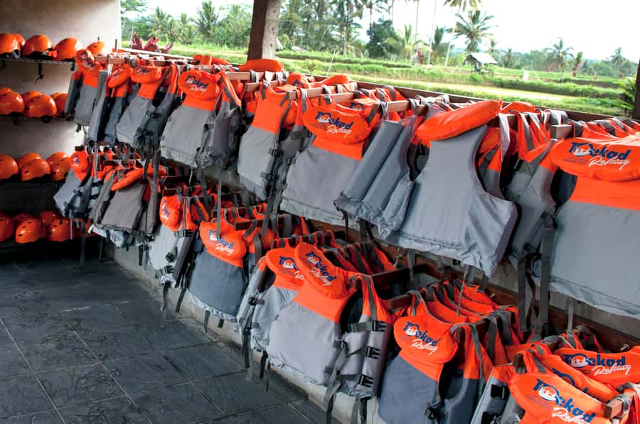 Ayung River: All-Inclusive Tubing Adventure with Lunch - Lunch, showers, and the return to dry clothes