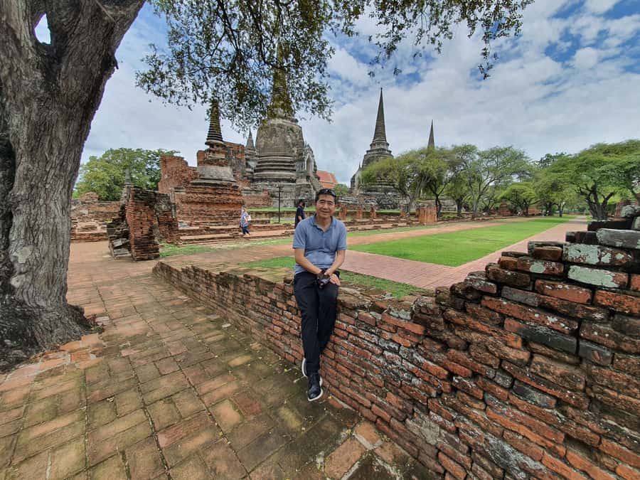 Ayutthaya Day Tour: Ancient Trade Route Temples River Cruise - Lunch with river prawns and local dishes
