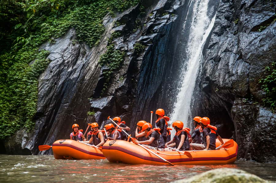 Bali: Ayung River Guided Rafting Adventure with Lunch - Safety briefing and guide support