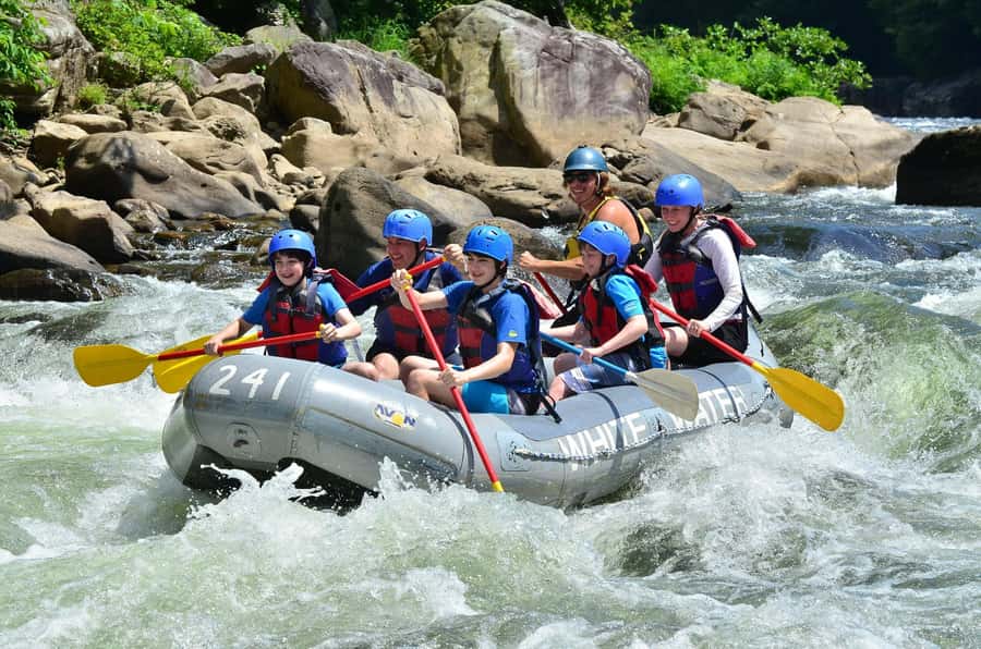 Bali: Ayung River Rafting & Jungle Swing Tour with Transfer - Lunch, lockers, and the practical base setup