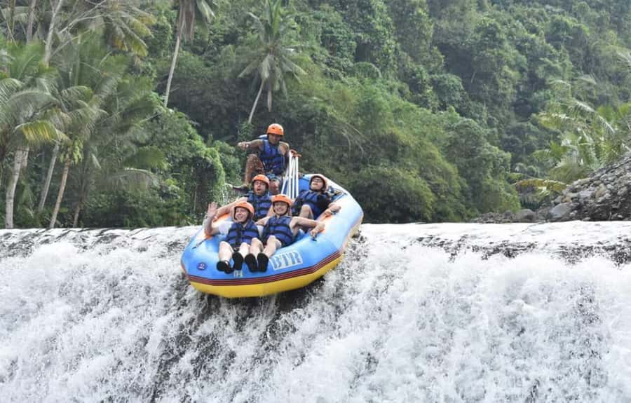 Bali: Telaga Waja White Water River Guided Rafting & Lunch - Getting to the river in Rendang