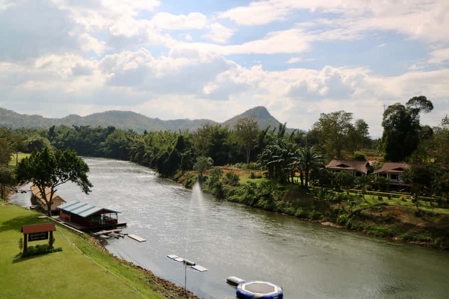 Bangkok: 2-Day River Kwai & Erawan National Park Tour - Leaving Bangkok for Damnoen Saduak