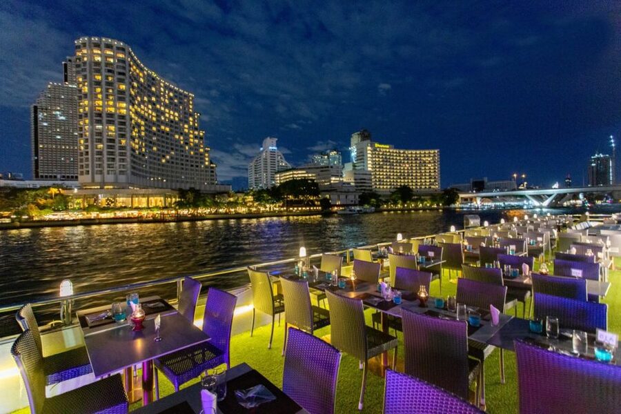Bangkok: Chao Phraya Alangka Cruise at Icon Siam - Small details that can make the evening easier
