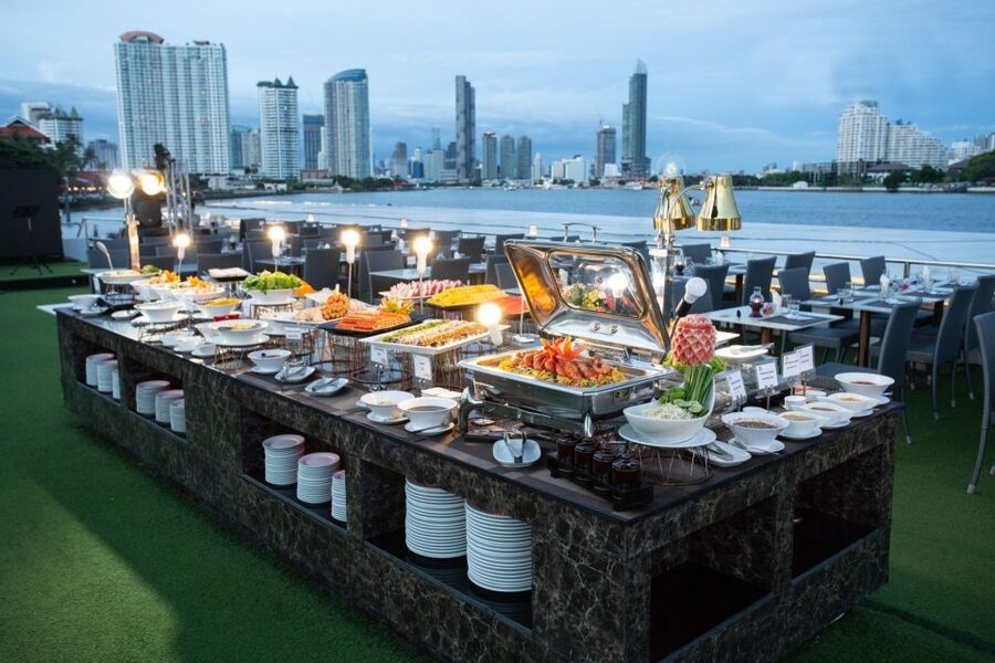 Bangkok: Chao Phraya Alangka Cruise at Icon Siam - Why a Chao Phraya dinner cruise works in Bangkok
