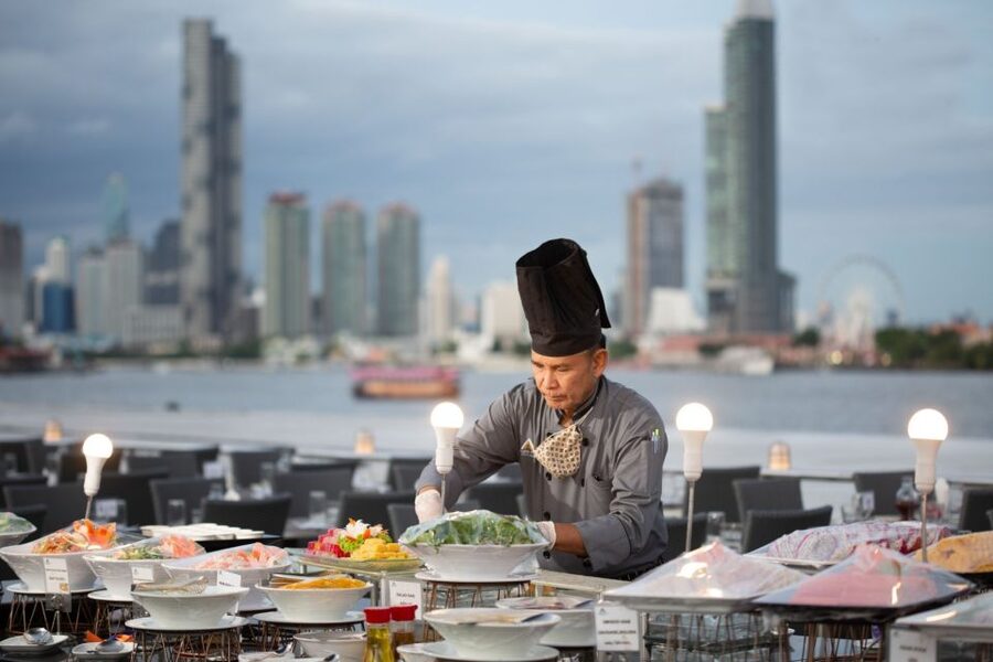 Bangkok: Chao Phraya Alangka Cruise at Icon Siam - Getting to ICONSIAM Pier 4 by 7:00 PM
