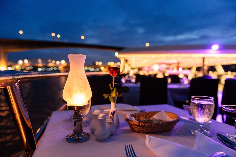 Bangkok: Chao Phraya Princess Dinner Cruise - The Grand Palace from the river