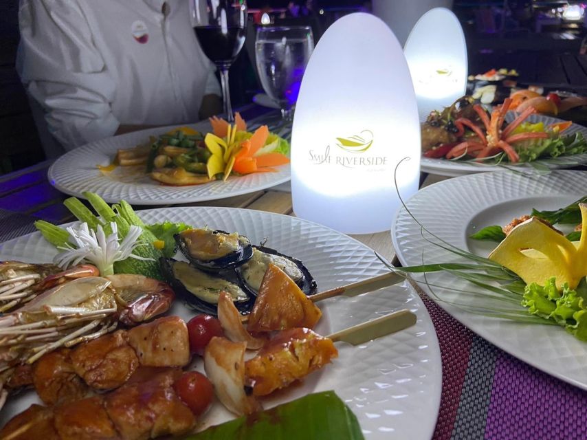 Bangkok: Chao Phraya River Buffet Dinner Cruise - Setting Out From ICONSIAM After Dark