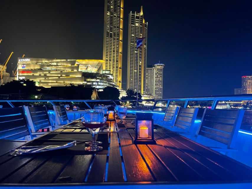 Bangkok: Chao Phraya River Buffet Dinner Cruise - Live Music, Dancing, and the Party Atmosphere