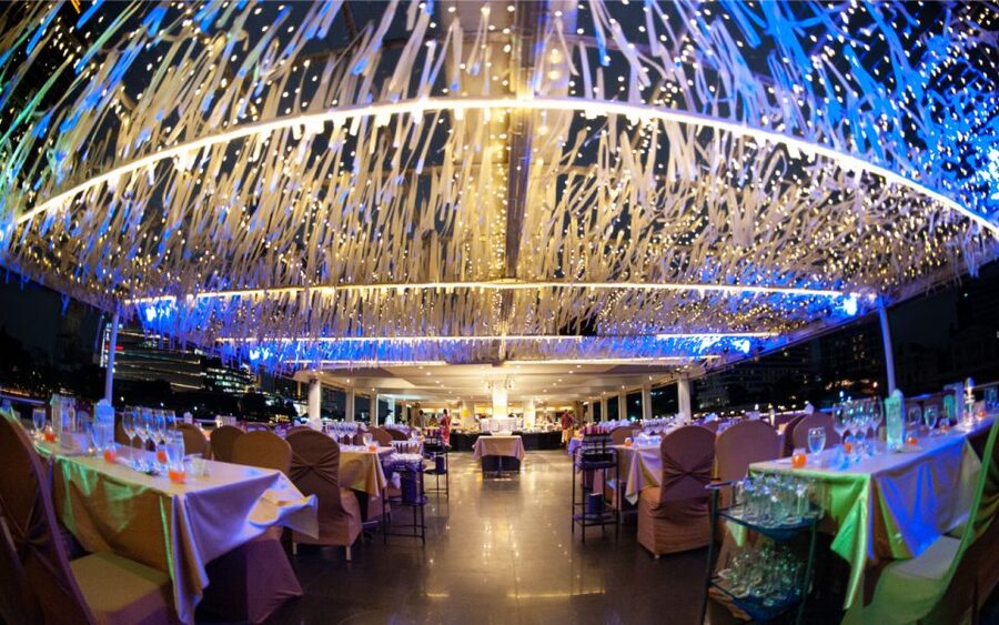 Bangkok: Grand Chao Phraya Dinner Cruise with Live Show - Why a night cruise makes sense in Bangkok