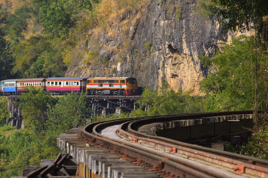 Bangkok: Kanchanaburi, River Kwai & Death Railway Tour - Kanchanaburi War Cemetery: the quietest stop