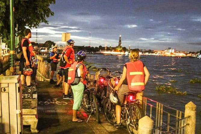 Bangkok Opulence Chao Phraya River Dinner Cruise from ICONSIAM - Live music, dancing, and the right mood