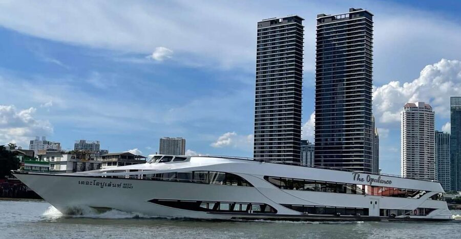 Bangkok: Opulence Luxury Chao Phraya Dinner Cruise - A glamorous night on the Chao Phraya