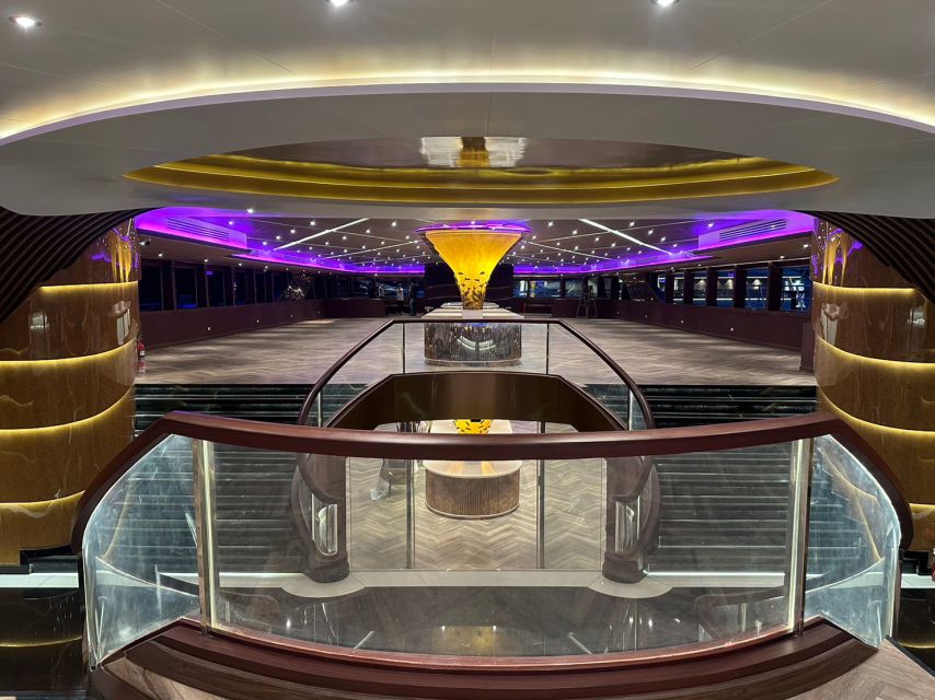 Bangkok: Opulence Luxury Chao Phraya Dinner Cruise - The boat, seating, and first impressions
