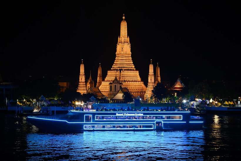 Bangkok: Royal Princess River Dinner Cruise with Live Music - The evening begins at Asiatique The Riverfront