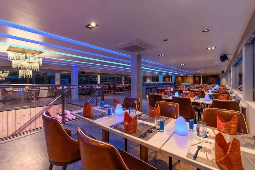 Bangkok: Royal Princess River Dinner Cruise with Live Music - The Chao Phraya route and its best sights