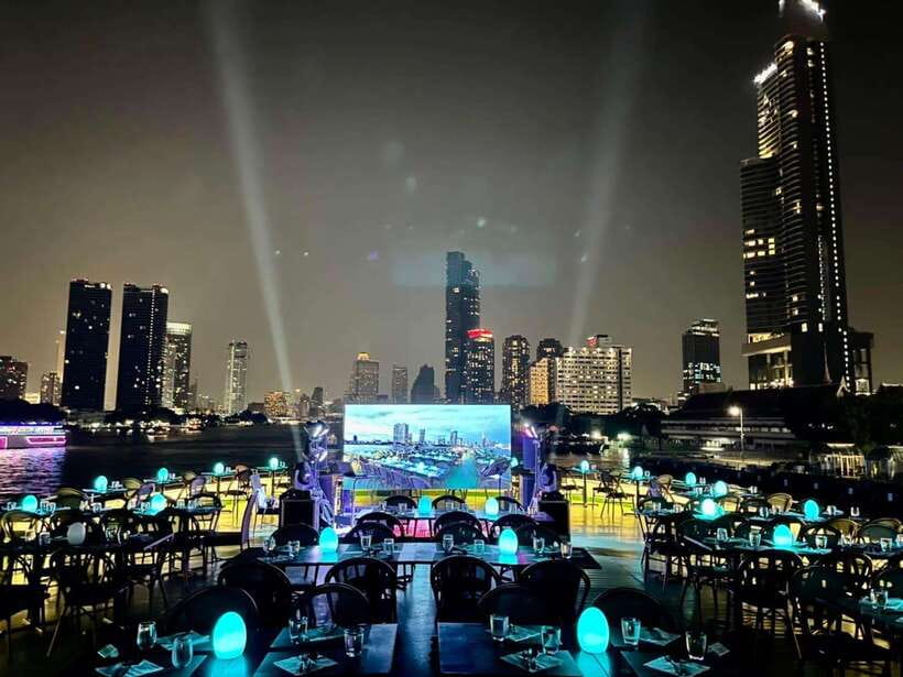 Bangkok: Royal Princess River Dinner Cruise with Live Music - The practical value of the two-hour cruise