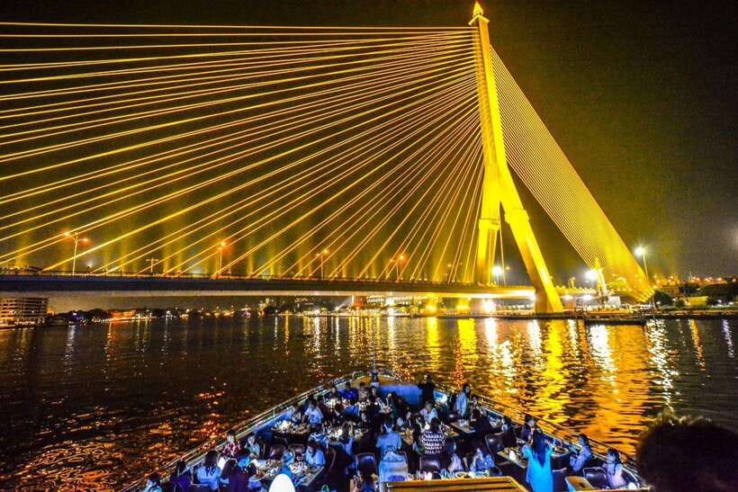 Bangkok: Royal Princess River Dinner Cruise with Live Music - Getting to the boat at Asiatique