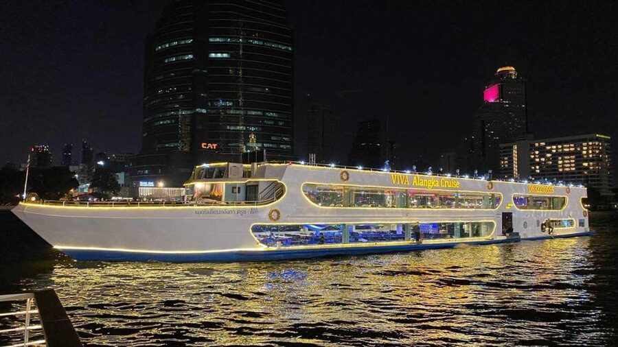 Bangkok: Viva Alangka Chao Phraya Dinner Cruise - Dinner and dancing near Rama VIII Bridge