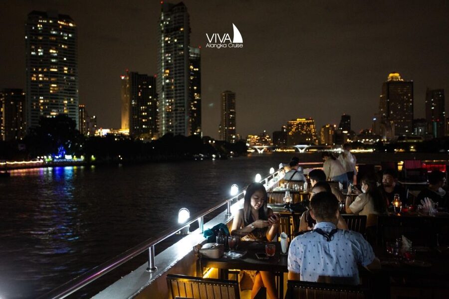 Bangkok: Viva Alangka Chao Phraya Dinner Cruise - Bangkok Noi and the return passage