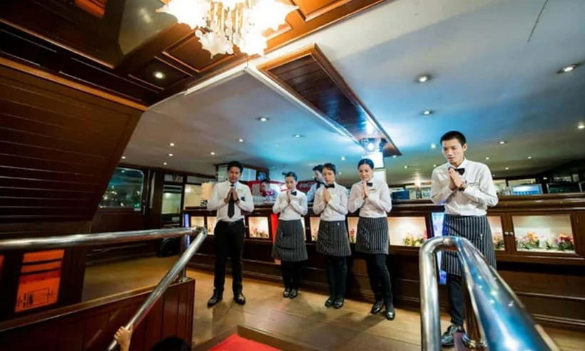 Bangkok: White Orchid Chao Phraya Cruise, Thai Buffet & Beer - What the White Magnolia evening is really like