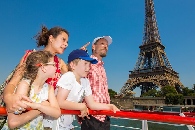 Bateaux Mouches Sightseeing Cruise on the Seine River in Paris - Place de la Concorde and the western start of the route