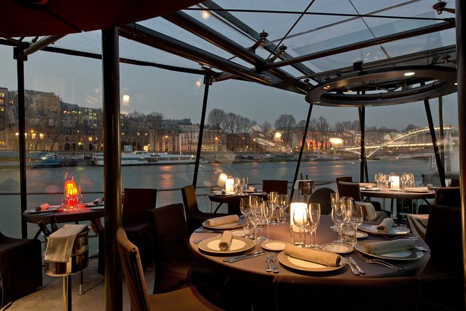 Bateaux Parisiens Seine River Gourmet Dinner & Sightseeing Cruise - The Conciergerie, Louvre, and Place de la Concorde