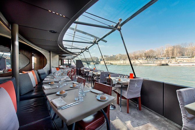 Bateaux Parisiens Seine River Gourmet Lunch & Sightseeing Cruise - Lunch with the Eiffel Tower as your starting point