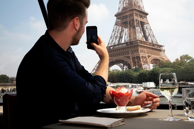 Bateaux Parisiens Seine River Gourmet Lunch & Sightseeing Cruise - The Louvre, Place de la Concorde, and the Statue of Liberty