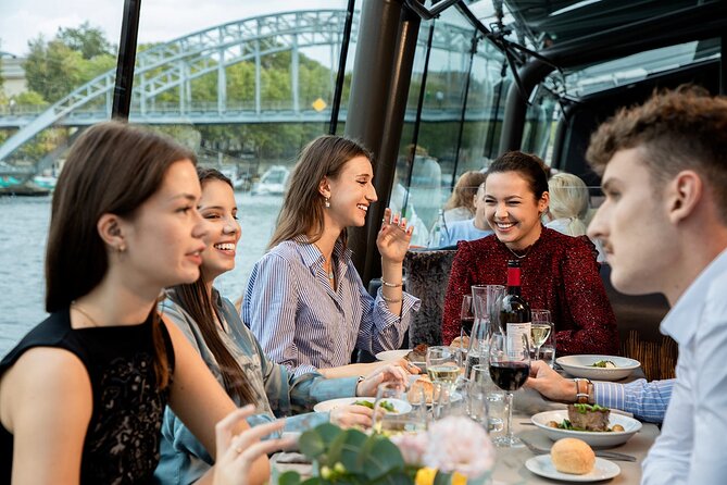 Bateaux Parisiens Seine River Gourmet Lunch & Sightseeing Cruise - Is $100.98 a fair price?