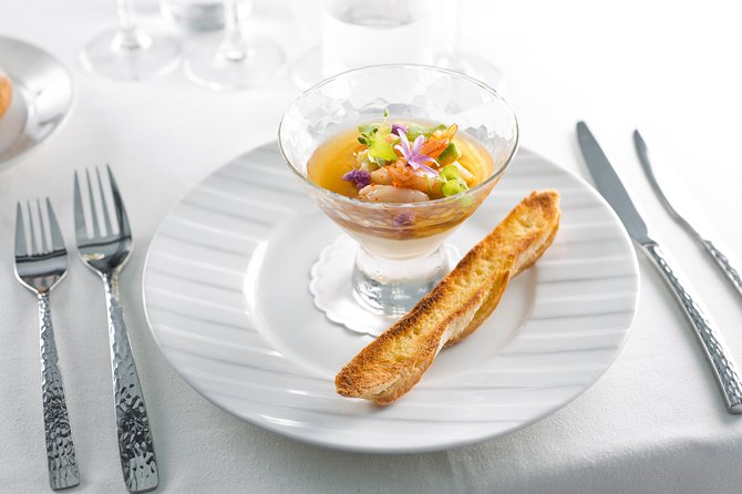 Bateaux Parisiens Seine River Gourmet Lunch & Sightseeing Cruise - Practical details that make the afternoon easier