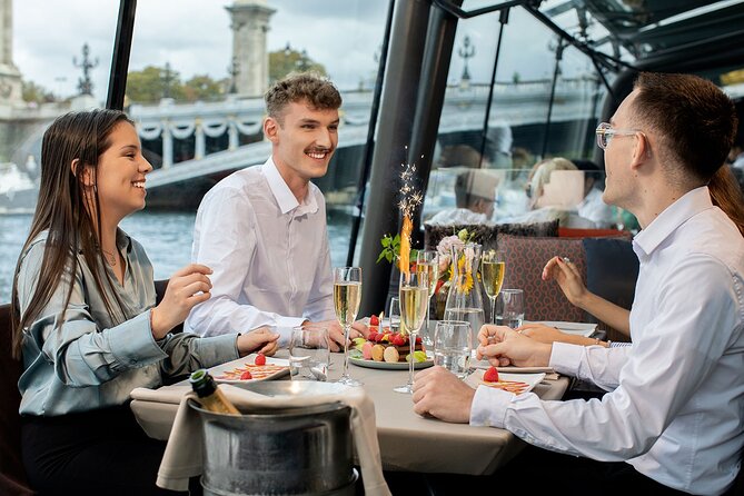 Bateaux Parisiens Seine River Gourmet Lunch & Sightseeing Cruise - What arrives on the three-course menu