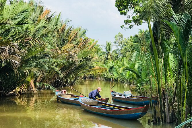 Ben Tre Mekong Zig Zag: Scooter, Sailboat, and Food (Full day) - Sailing a quiet branch of the Mekong