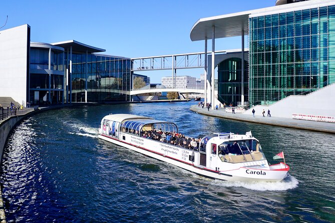 Berlin: 1-hr Boat Tour with Bilingual Live Guide (DE/EN) - Seeing Berlin from the Spree in one compact hour
