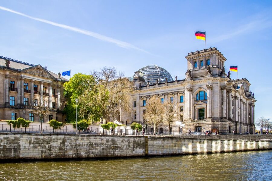 Berlin: Boat Tour Along the River Spree - The government quarter from the water